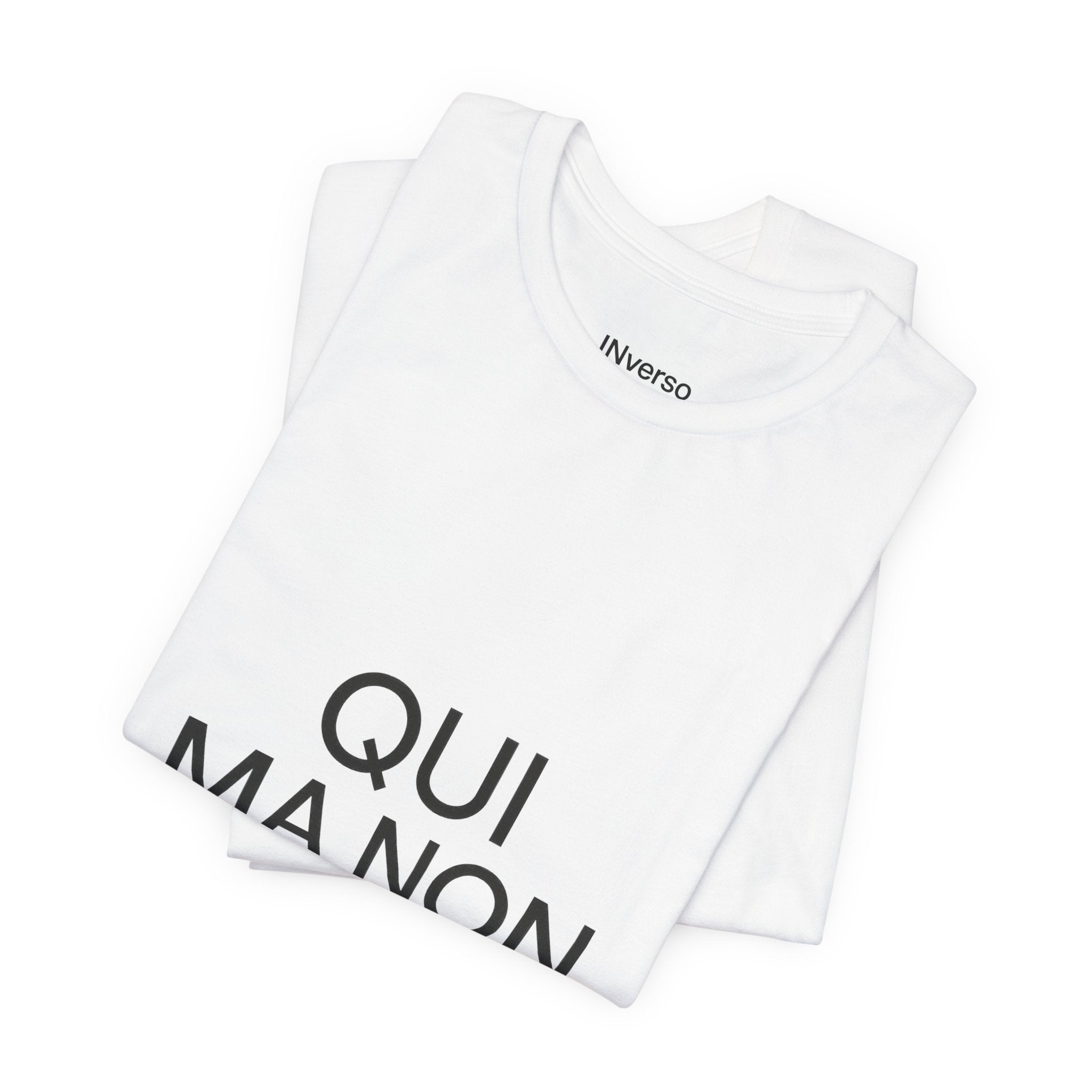 T-Shirt — Minimal ‘Qui’ Chest Logo Tee