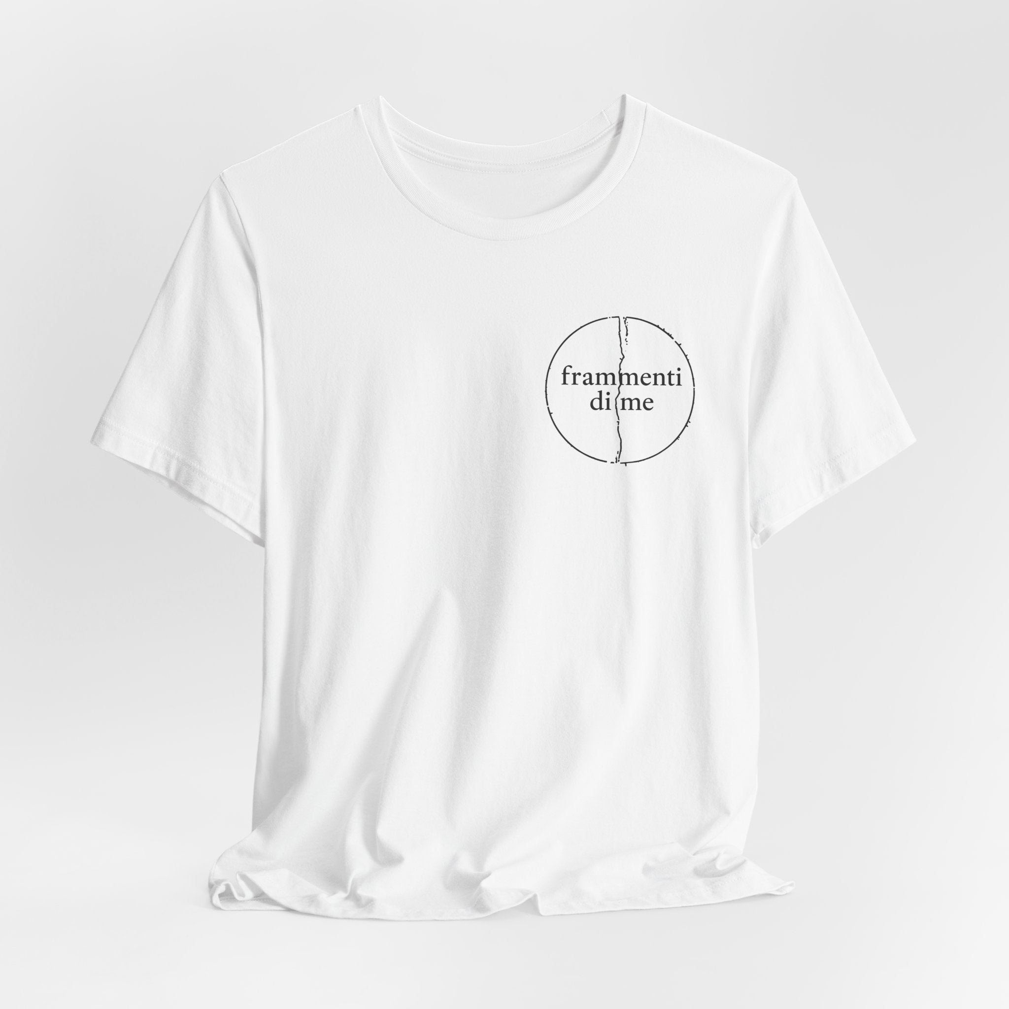 T-Shirt — Minimal 'frammenti di me' Chest Logo Tee