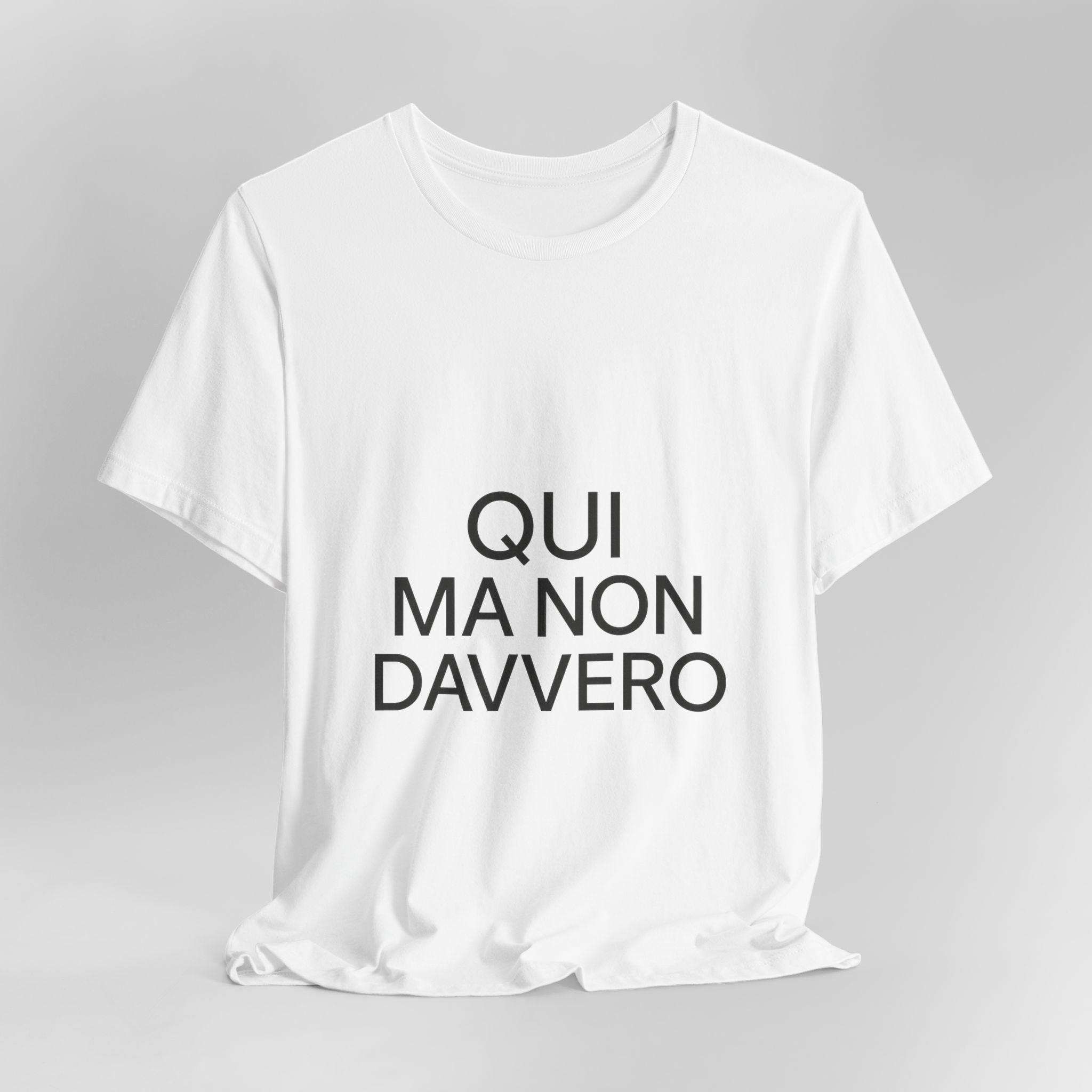T-Shirt — Minimal ‘Qui’ Chest Logo Tee